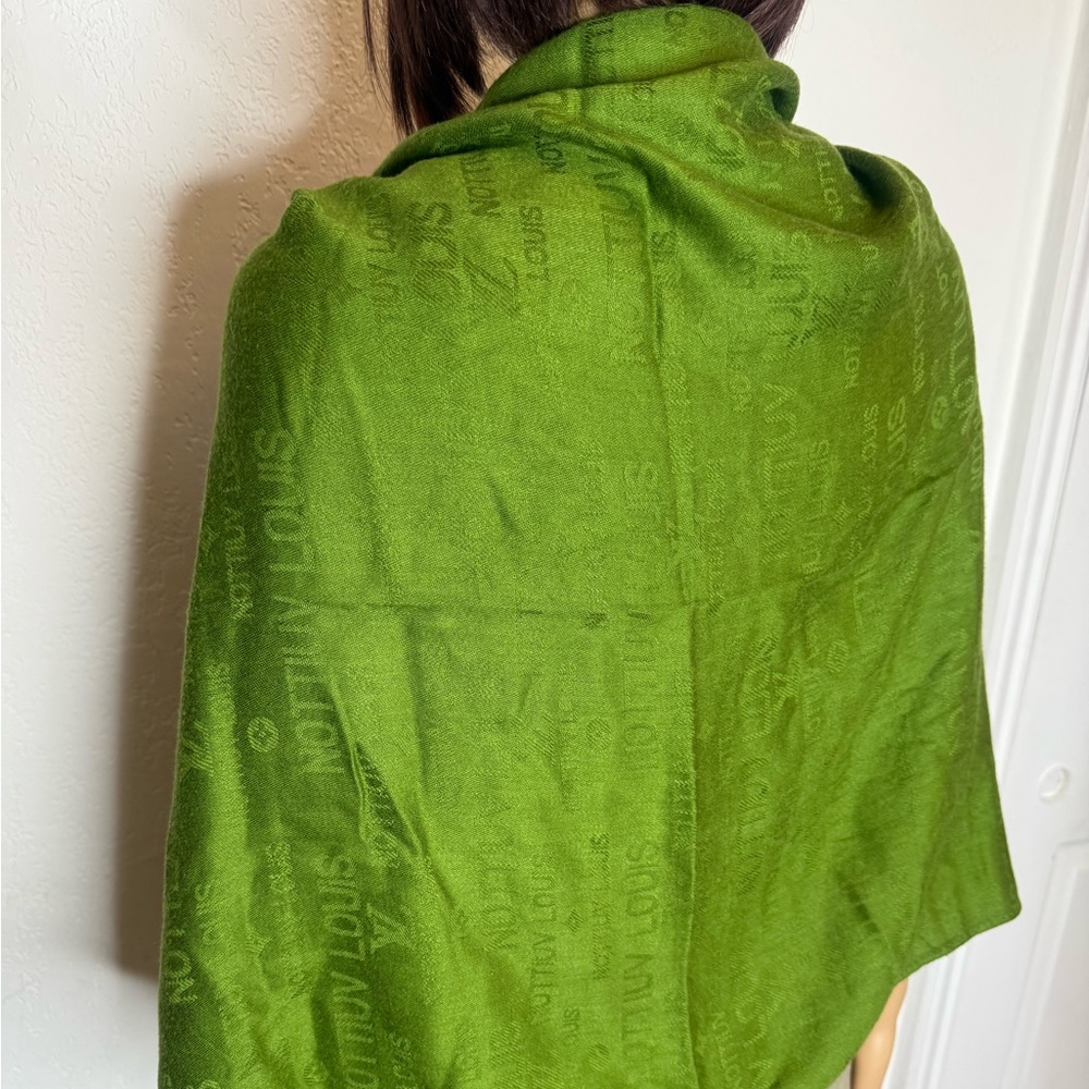 Louis Vuitton Scarf Shawl Wrap LV Monogram Fringe Green 67.5X26 Inches - Picture 6 of 15